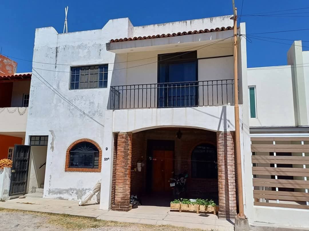 Casa céntrica de 2 plantas en Autlán